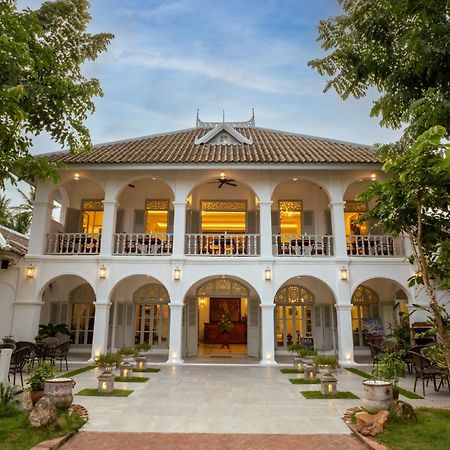 Villa Santi Hotel Luang Prabang Exterior photo