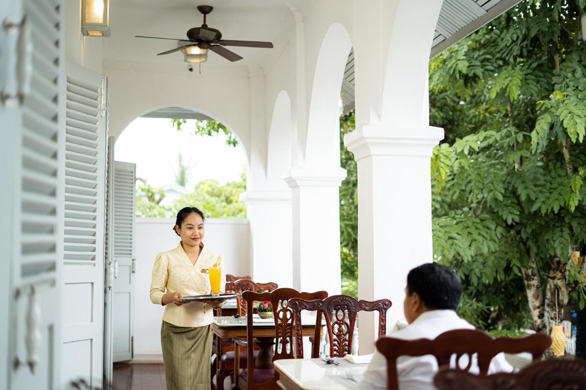 Villa Santi Hotel Luang Prabang Exterior photo