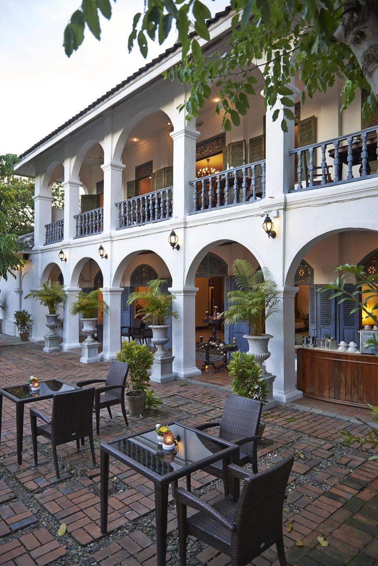 Villa Santi Hotel Luang Prabang Exterior photo